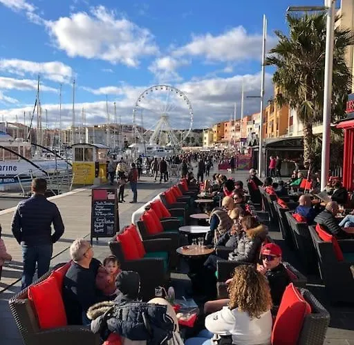 T2 Climatise A 1 Min Mer, Balcon, Piscine *