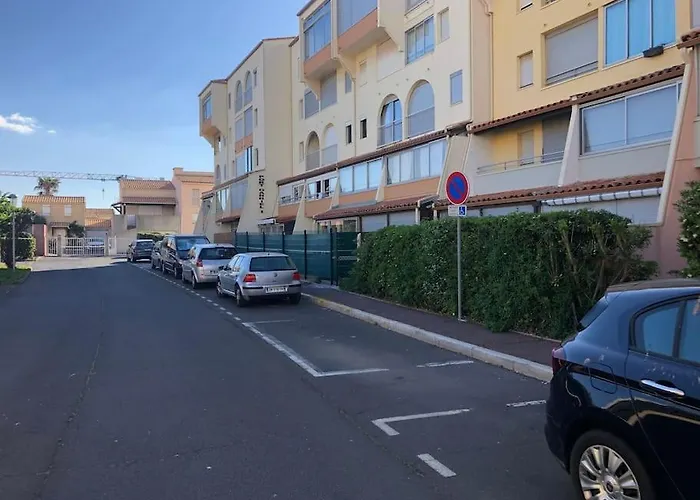 T2 Climatise A 1 Min Mer, Balcon, Piscine * Agde